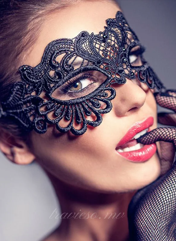 Enchanting Black Lace eye mask