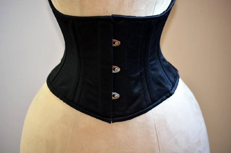 What are the pros and cons of Bustiers & Corsets -Classic satin steel-boned authentic waspie corset for tight lacing and waist training. What are the pros and cons of Bustiers & Corsets -Classic satin steel-boned authentic waspie corset for tight lacing and waist training.