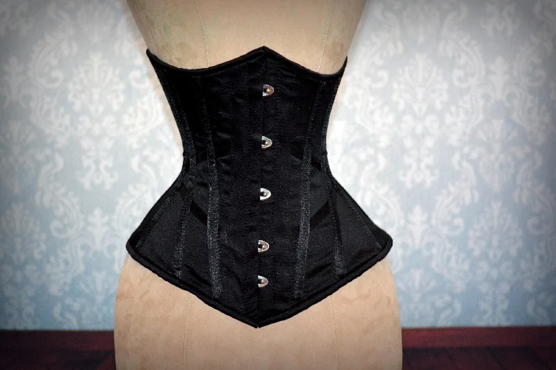 Lace-up back corset adjustability -Hourglass made to measures underbust authentic satin corset, only bespoke. Lace-up back corset adjustability -Hourglass made to measures underbust authentic satin corset, only bespoke.