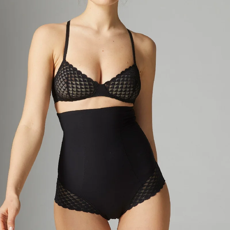 High-cut bikini bottoms to elongate legs -Simone Perele Subtile High Waist Brief Shaper Brief 19Y774 High-cut bikini bottoms to elongate legs -Simone Perele Subtile High Waist Brief Shaper Brief 19Y774