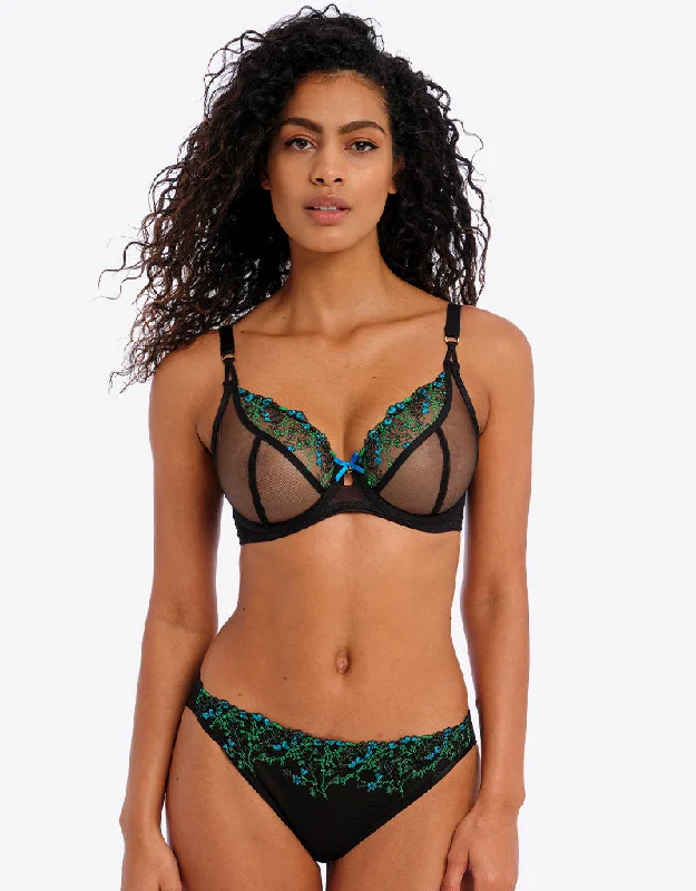 Why choose a convertible bra? -Freya Show-Off Plunge Bra Black
