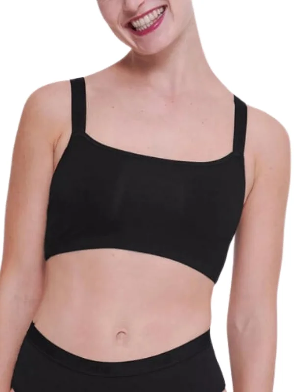 Non wired bras with sexy details -GO Casual Top - Black