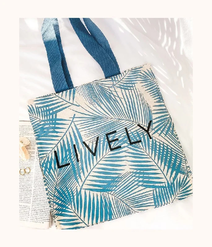 When is it appropriate to wear a deep V bra?4The Destination Palm Tote - GWP: Deep Sea Palm Print