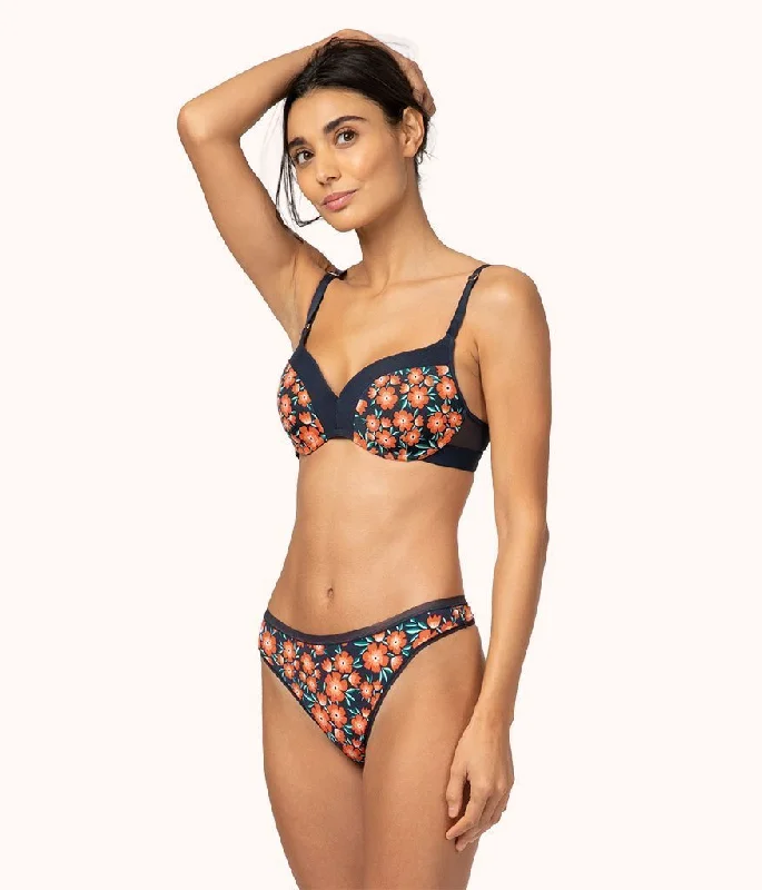 Can I wear a deep V bra with a backless top?2The No Show Thong - Print: Poppy Floral Can I wear a deep V bra with a backless top?2The No Show Thong - Print: Poppy Floral