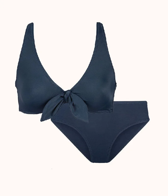 Deep V bras for all shapes and sizes2The Plunge Bralette & High Waist Swim Bundle: Navy Deep V bras for all shapes and sizes2The Plunge Bralette & High Waist Swim Bundle: Navy