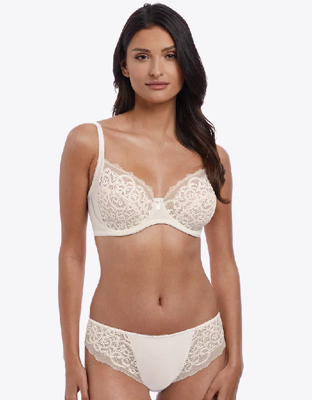 Best wireless bra for large breasts -Wacoal Lace Essentiel Fuller Figure Bra Cream/Powder