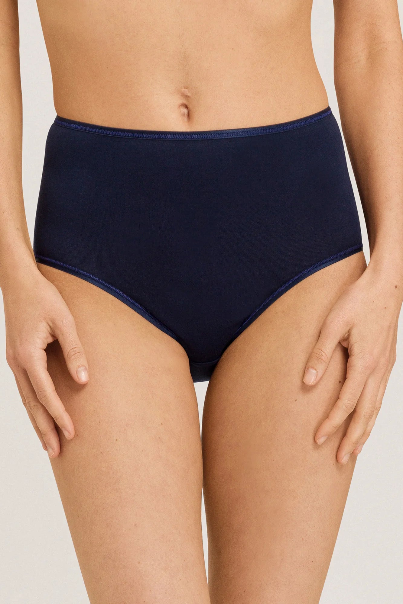 Hanro - Cotton Seamless Maxi  Brief | Deep Navy