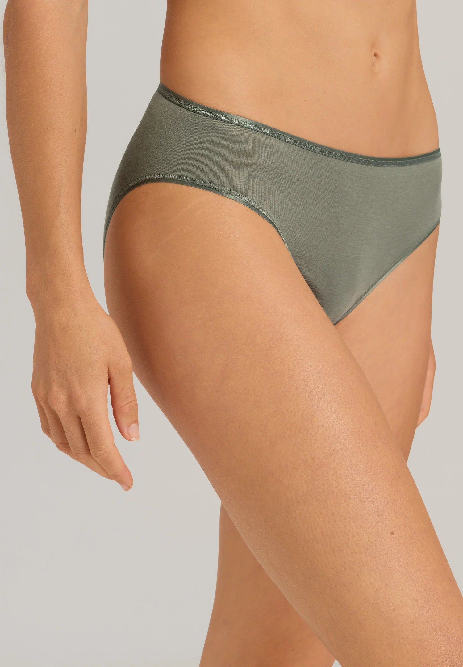 Hanro - Cotton Seamless Midi Briefs | Antique Green
