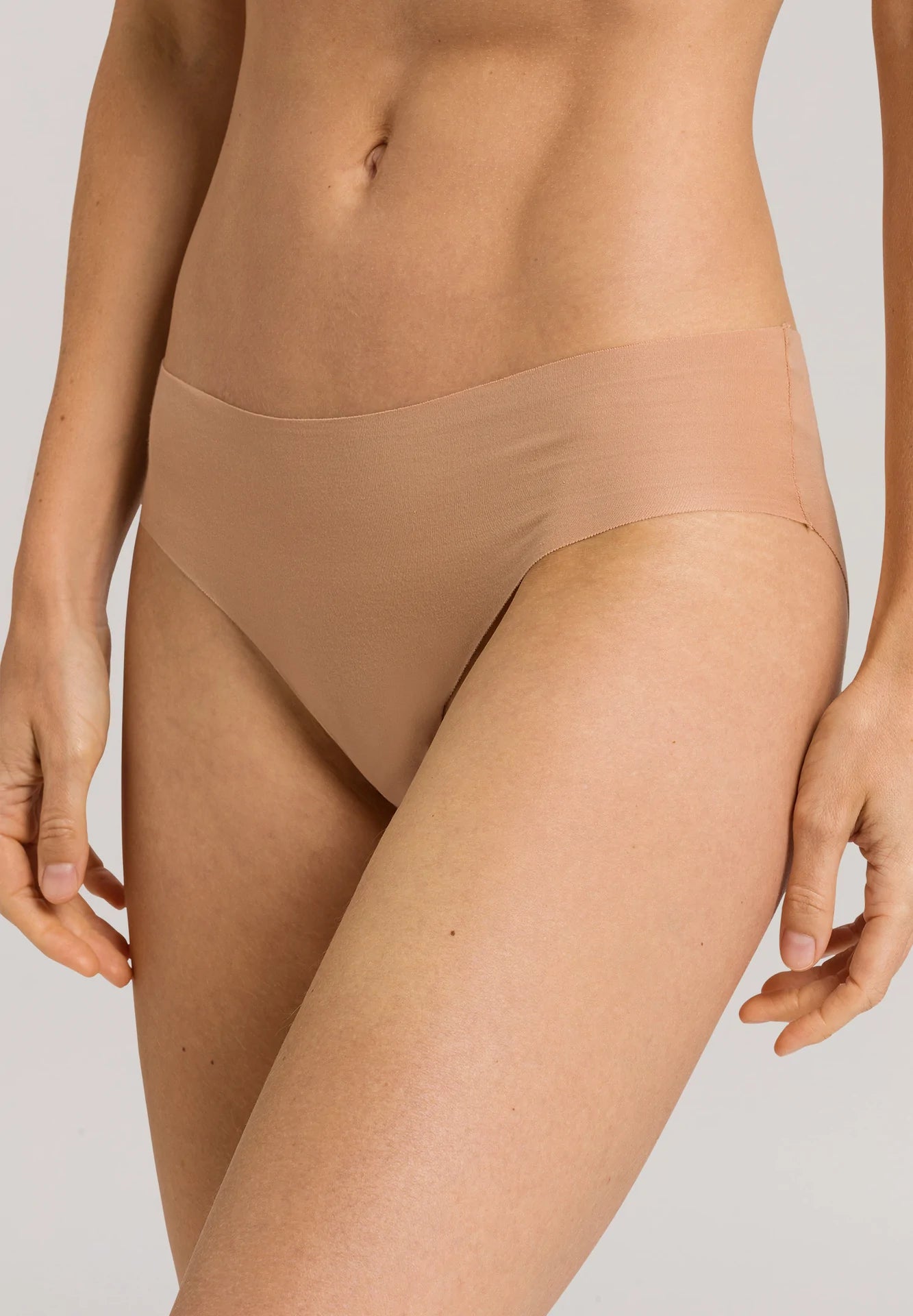 Hanro - Invisible Cotton Midi Brief