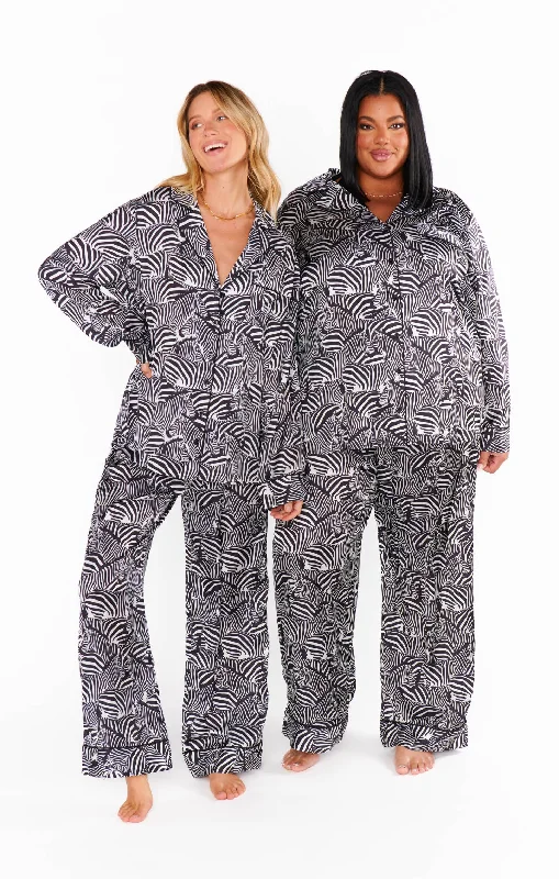 Womens Short Sleeve Pajama Set - Robe -Classic PJ Set ~ Zebra Silky