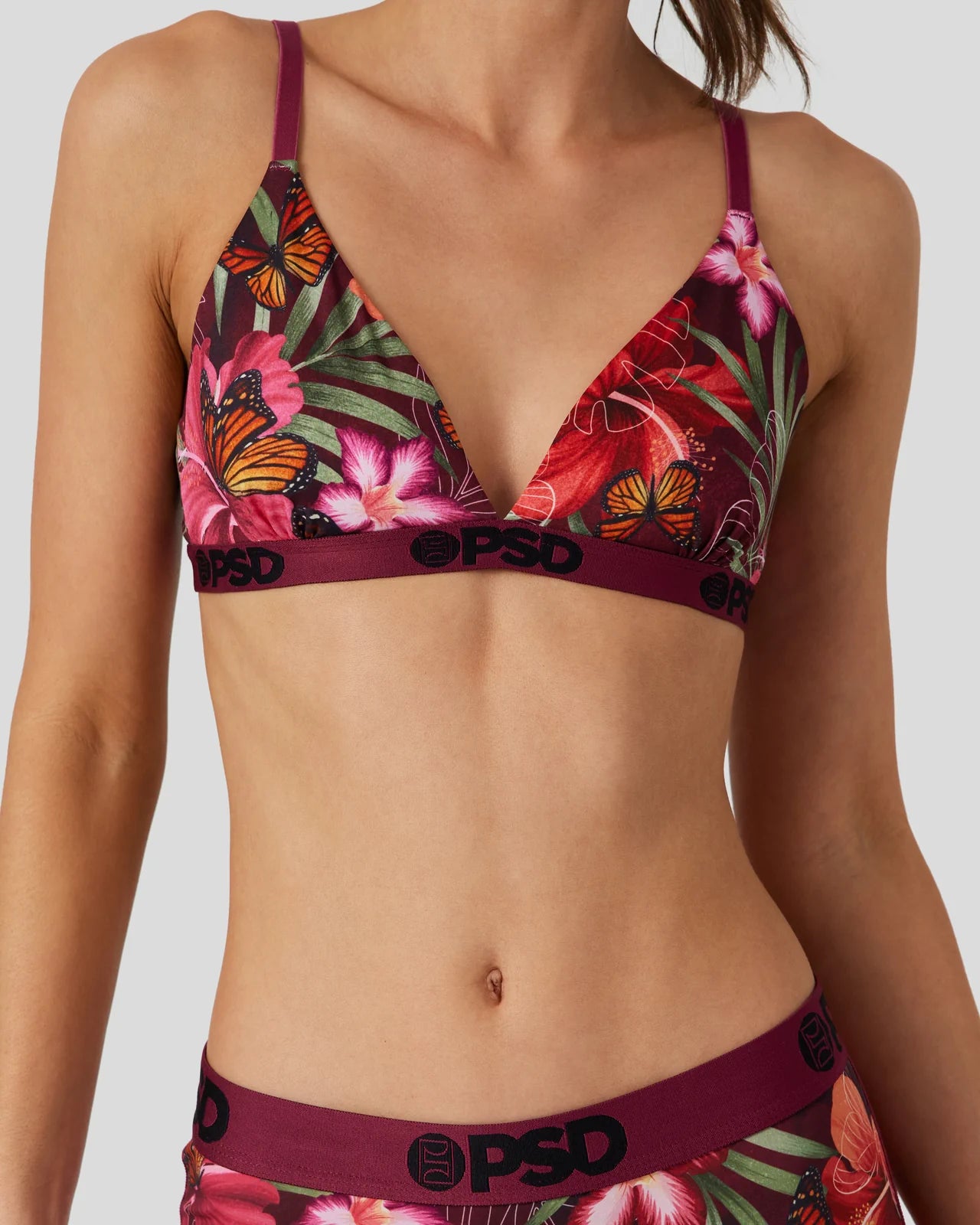 Deep V bras that enhance curves4Sommer Ray - Sommer Garden