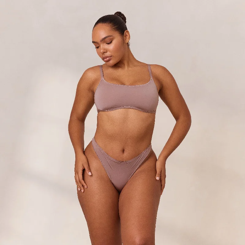 Are deep V bras comfortable for everyday wear?4Barely There Bralette - Mauve