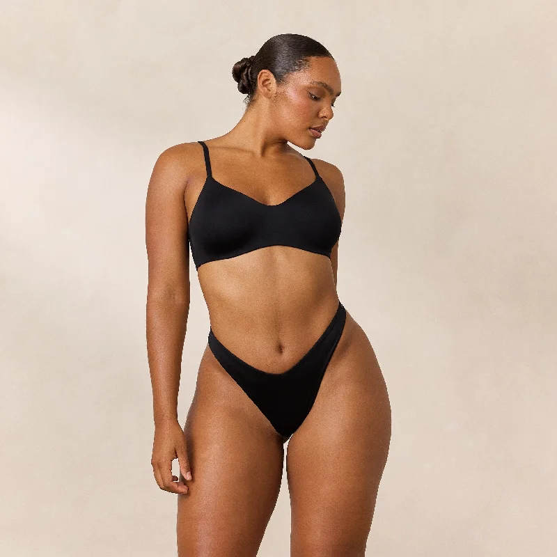 Deep V bras for slender figures4Free Form Bra - Black