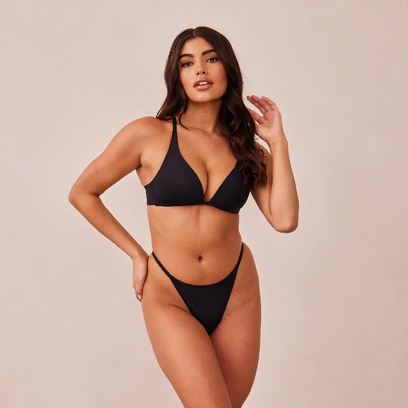 Deep V bras for daily wear -Light Non-Wired Plunge T-Shirt Bra - Black